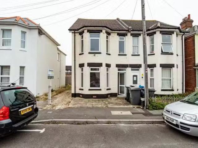 1 bedroom house share for rent in 42 Wolverton Road, Bournemou.