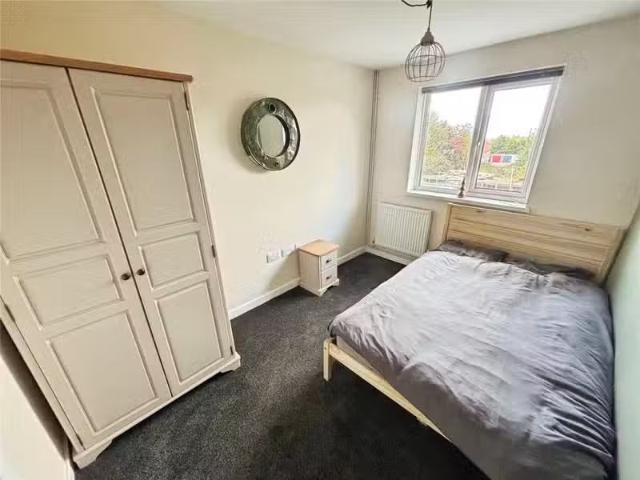 1 bedroom house share for rent in Colliery Road, Church Gresle.