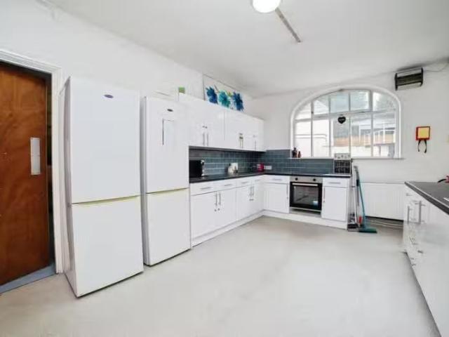 1 bedroom house share for rent in Chesterfield Road, Alfreton.