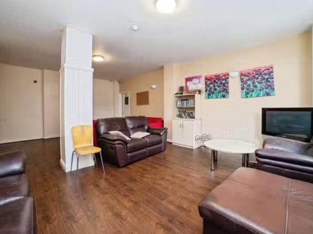 1 bedroom house share for rent in Chesterfield Road, Alfreton.
