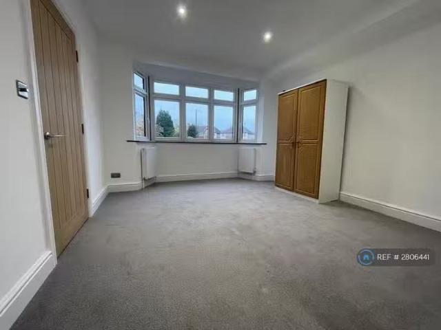 1 bedroom house share for rent in Crossways Road, Beckenham, BR3