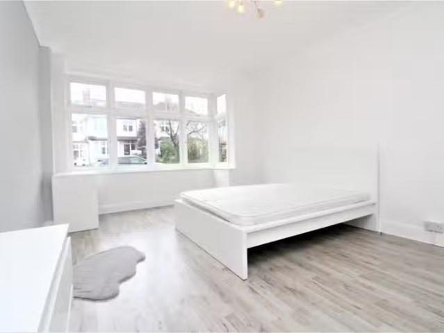 1 bedroom house share for rent in Abbots Way, Beckenham, BR3
