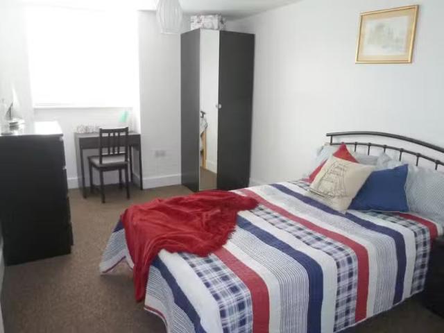 1 bedroom house share for rent in Alumhurst Road, Bournemouth.