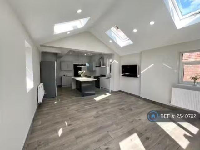 1 bedroom house share for rent in Ashfield Avenue, Birmingham.