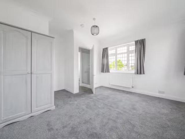 1 bedroom house share for rent in Barry Avenue Bexleyheath DA7