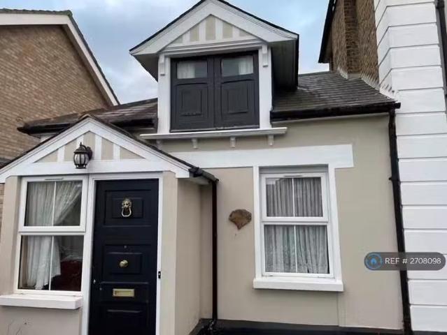 1 bedroom house share for rent in Berkhampstead Road, London.