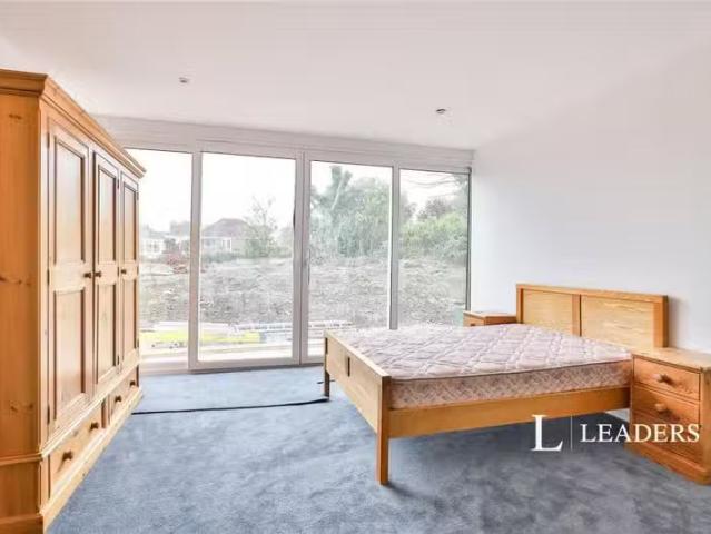 1 bedroom house share for rent in Blandford Road, BH15