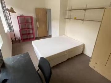 House for rent in Burhill - Garden, Equipped kitchen