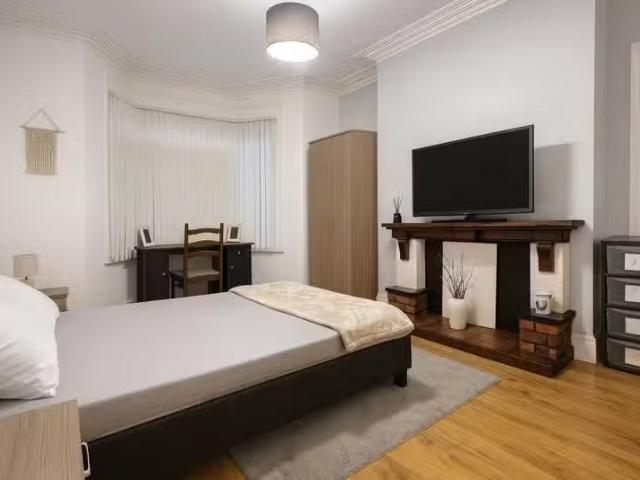 1 bedroom house share for rent in Bromford Lane, West Bromwich.