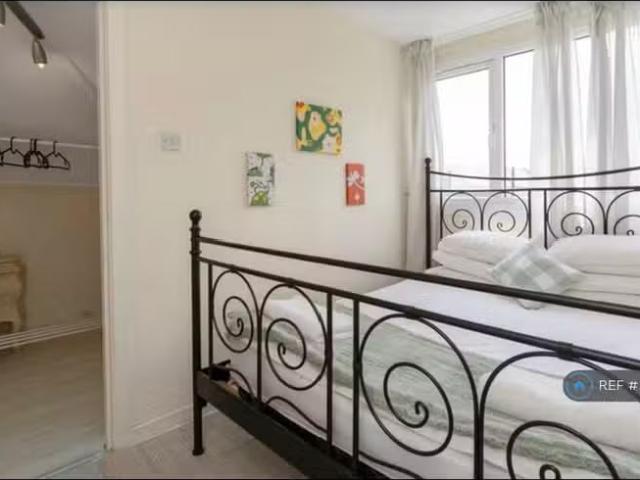 1 bedroom house share for rent in Burdiehouse Rd, Edinburgh, E.