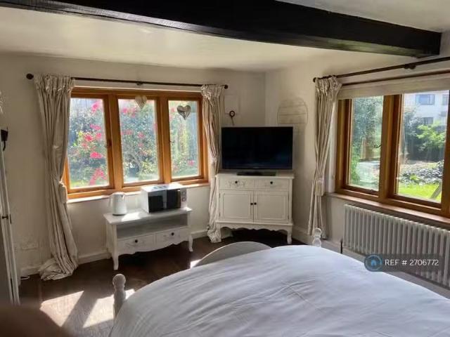 1 bedroom house share for rent in High Road, Dartford, DA2