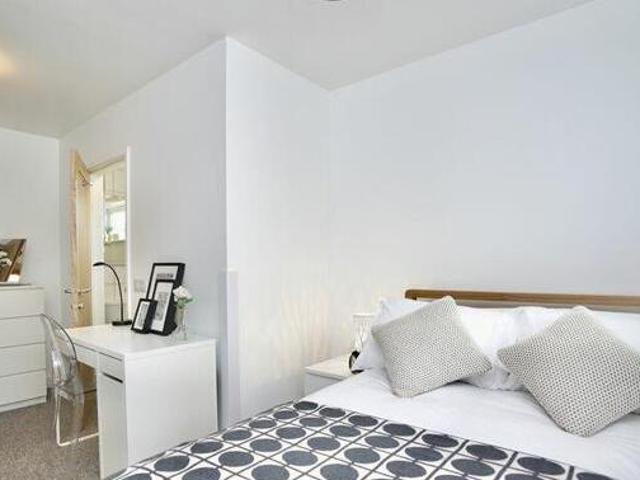 1 Bedroom House Share For Rent In Hinchingbrooke Park