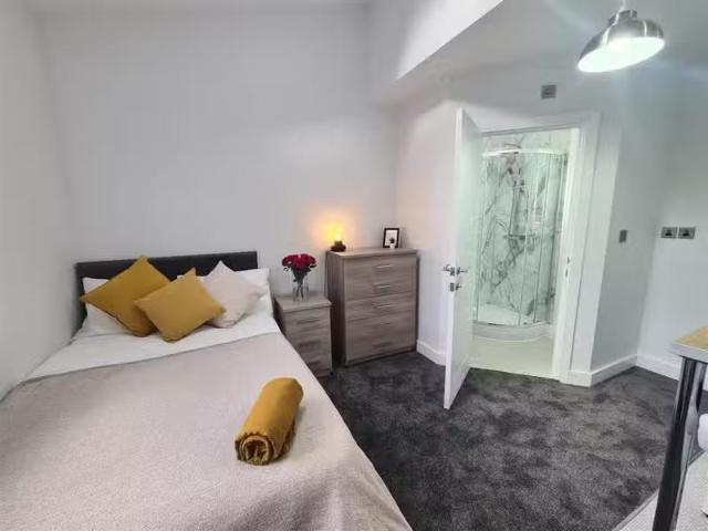 1 bedroom house share for rent in James Road, Oldbury, Birmi.