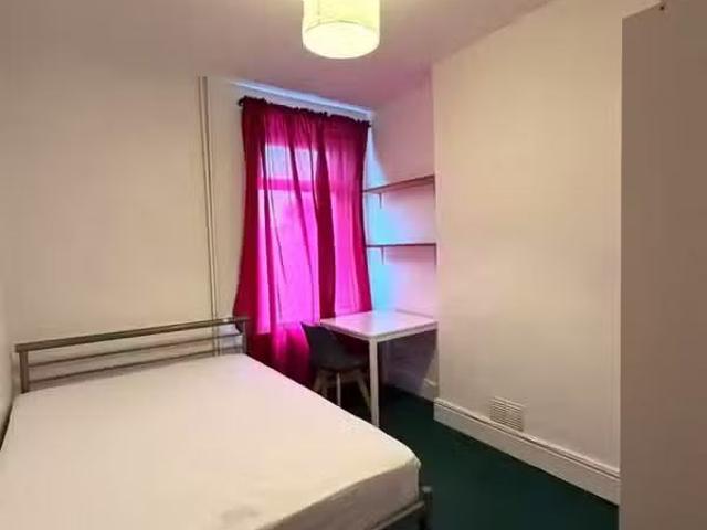 1 bedroom house share for rent in Mandeville Place, Cardiff Ci.