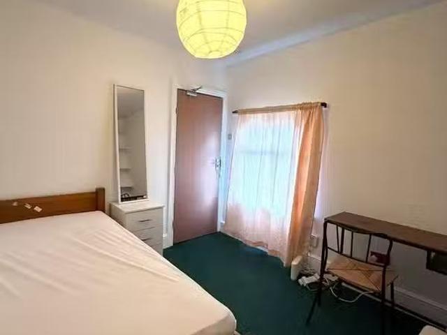 1 bedroom house share for rent in Mandeville Place, Cardiff Ci.