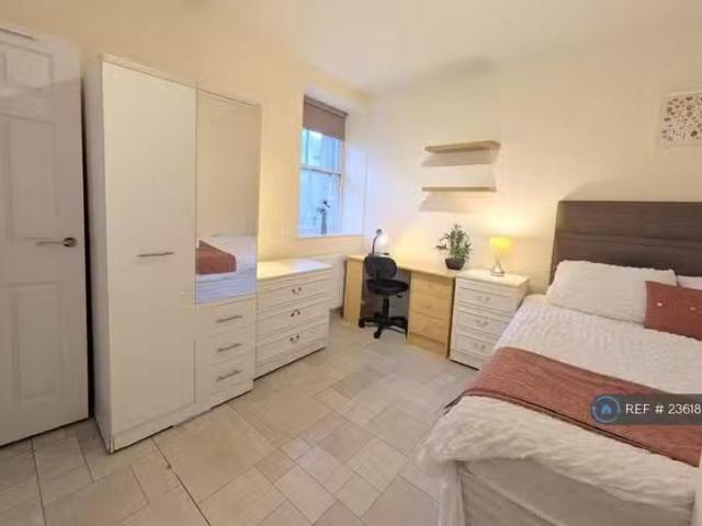 1 bedroom house share for rent in St Michael Street, Dumfries.