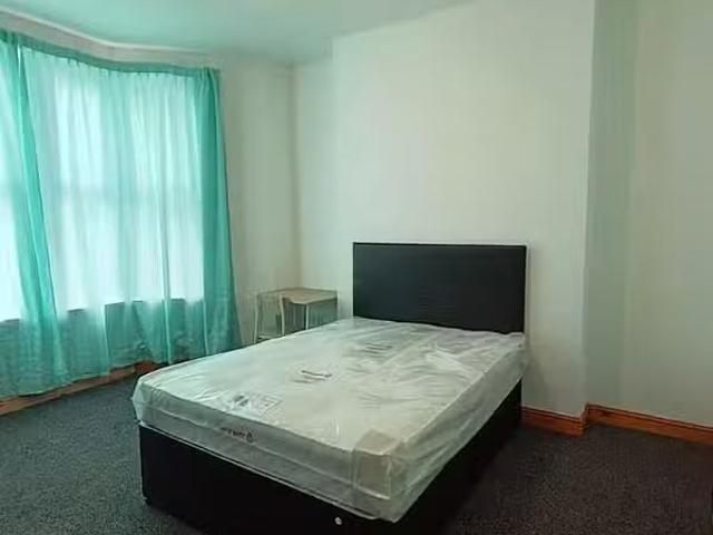 1 bedroom house share for rent in Pentrebane Street, Cardiff C.