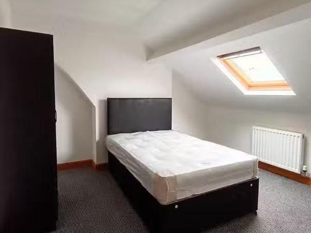 1 bedroom house share for rent in Pentrebane Street, Cardiff C.