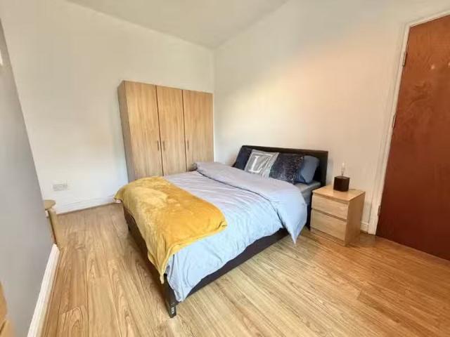 1 bedroom house share for rent in Room 4, Douglas Road, Abirds.