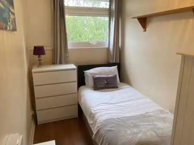 1 bedroom house share for rent in Wood Close, Hatfield, AL10