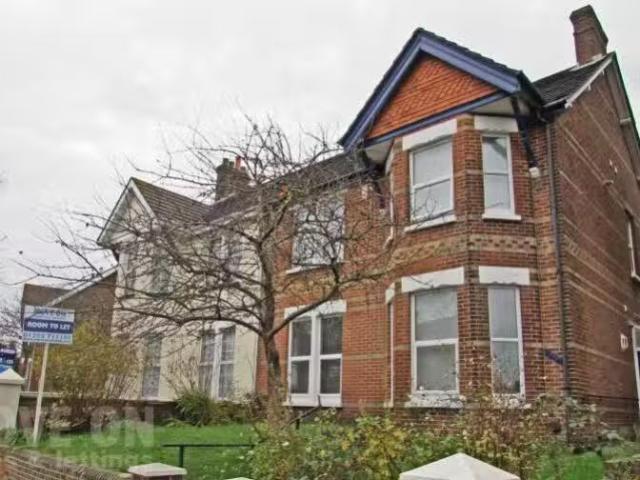 1 bedroom house share for rent in Wimborne Road, Poole, BH15