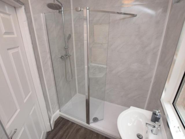 1 bedroom House share To Let