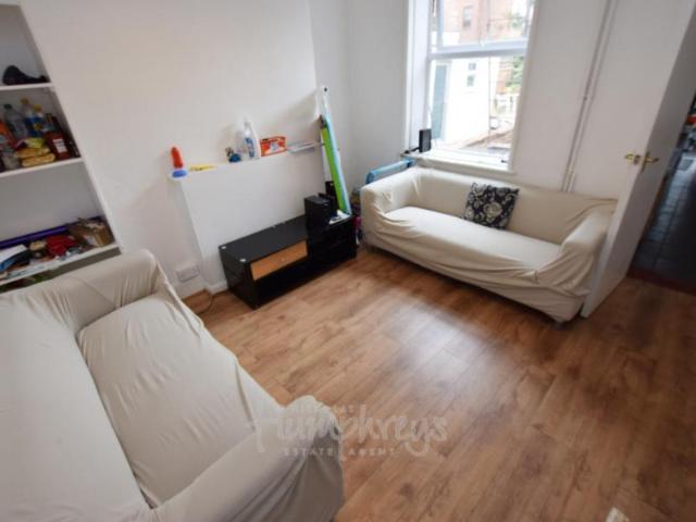 1 bedroom House share To Let