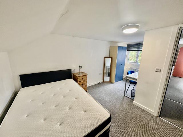 1 bedroom house share to rent