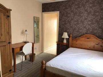 1 bedroom house share to rent