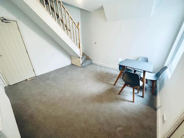1 bedroom house share to rent