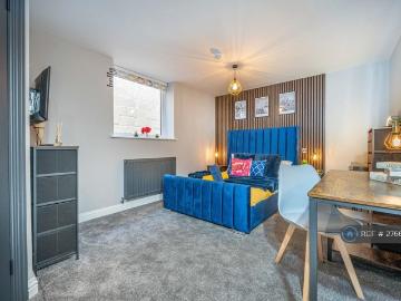 Swindon, Wiltshire county, Southdowns