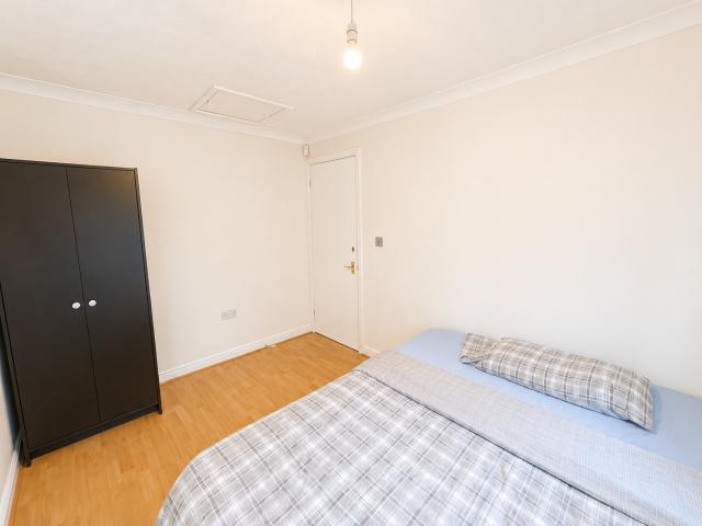 1 bedroom house share to rent