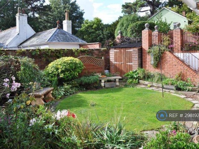 4 bedroom detached house to rent