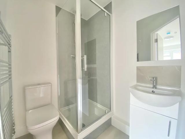 1 bedroom house share to rent