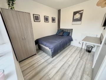 1 bedroom house share to rent
