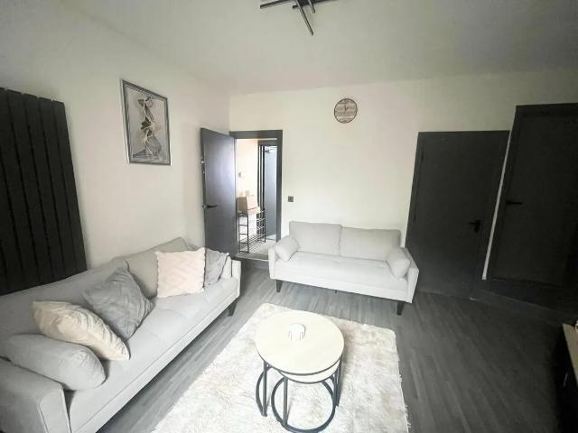 1 bedroom house share to rent