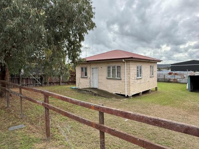 1 Bedroom House Warwick QLD 103342437