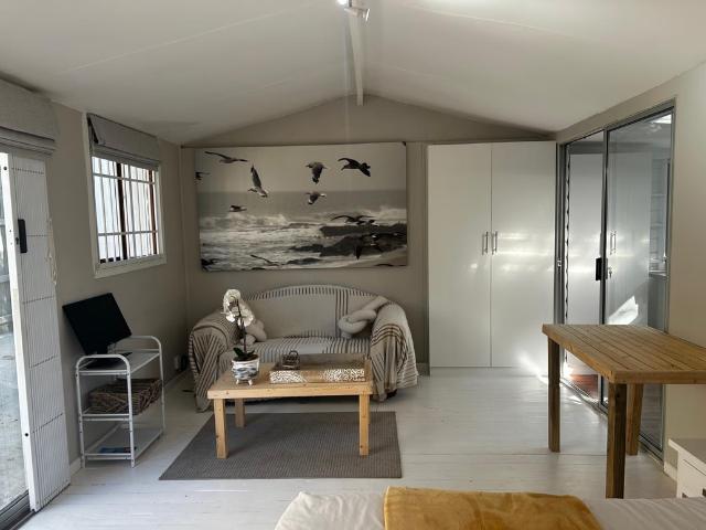 1 Bedroom House To Let in Penzance Estate