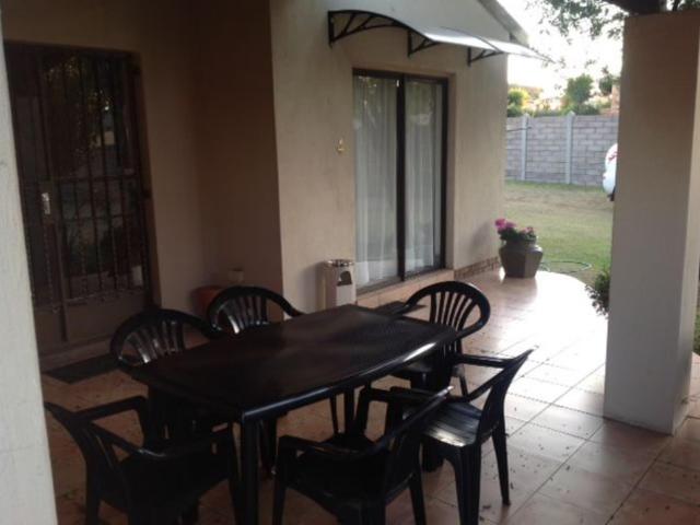 1 Bedroom House To Let in Reyno Ridge
