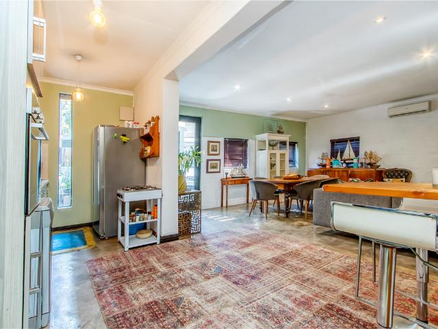 1 Bedroom House To Let in Saxonwold