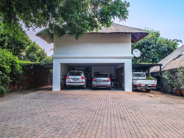 1 Bedroom House To Let in Waterkloof Heights