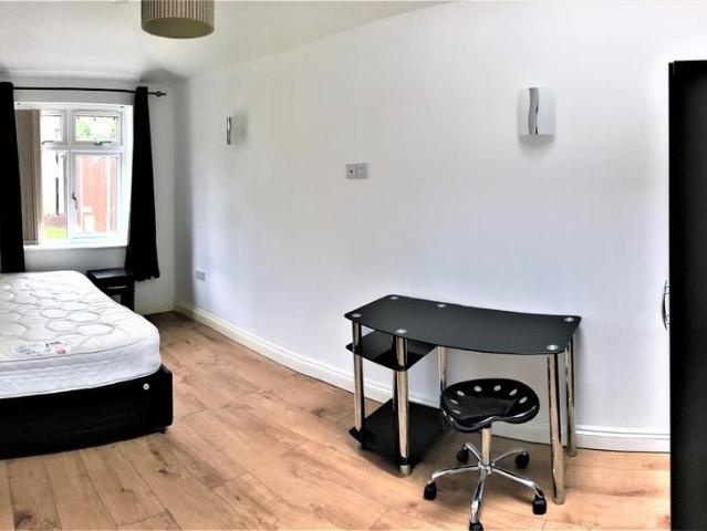 1 bedroom house to rent