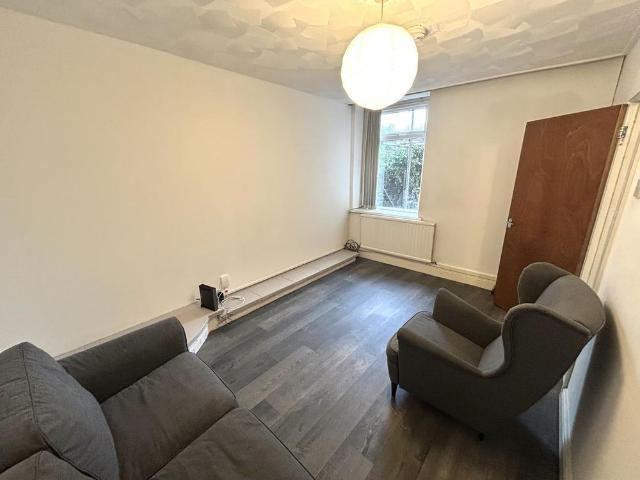 1 bedroom house to rent