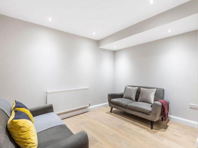 1 bedroom house to rent