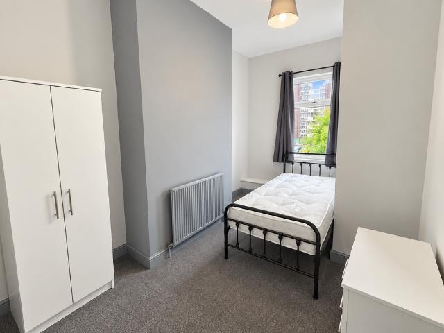 1 bedroom house to rent