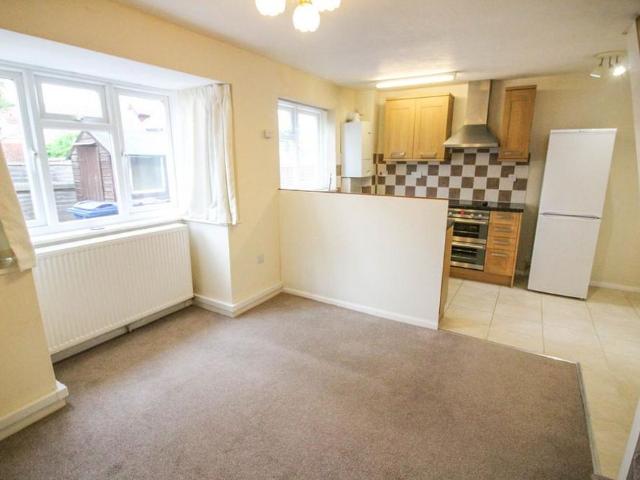 1 bedroom house to rent