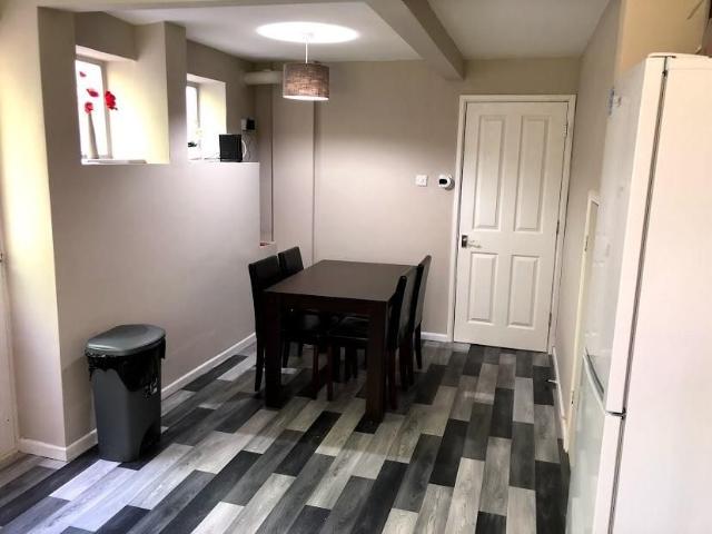 1 bedroom house to rent