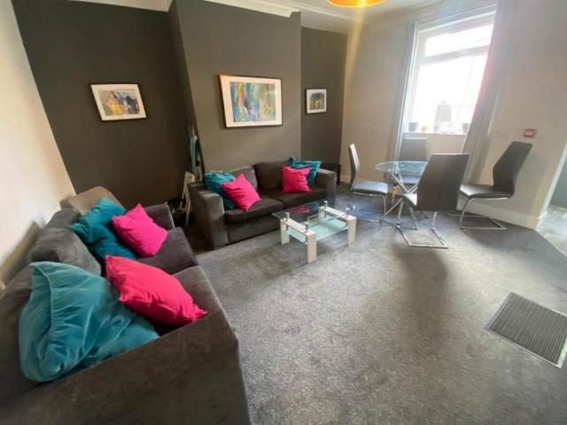 1 bedroom house to rent