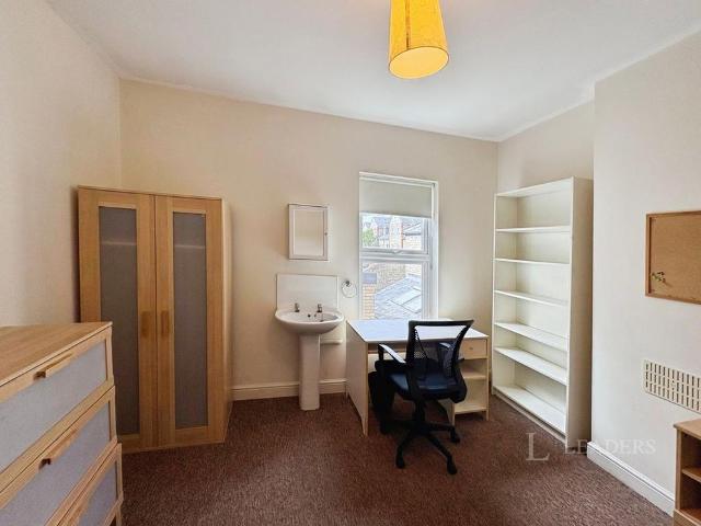 1 bedroom house to rent