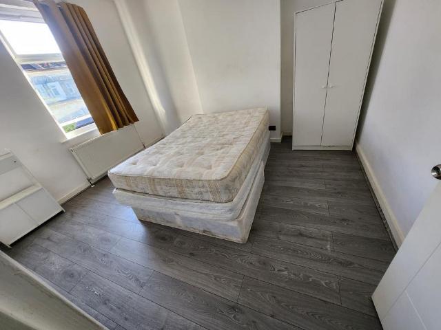 1 bedroom house to rent